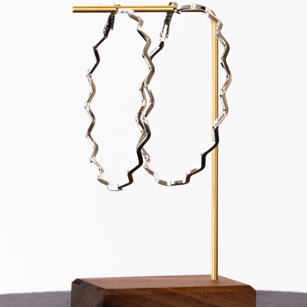 Ripple   zigzag patterned hoop earrings