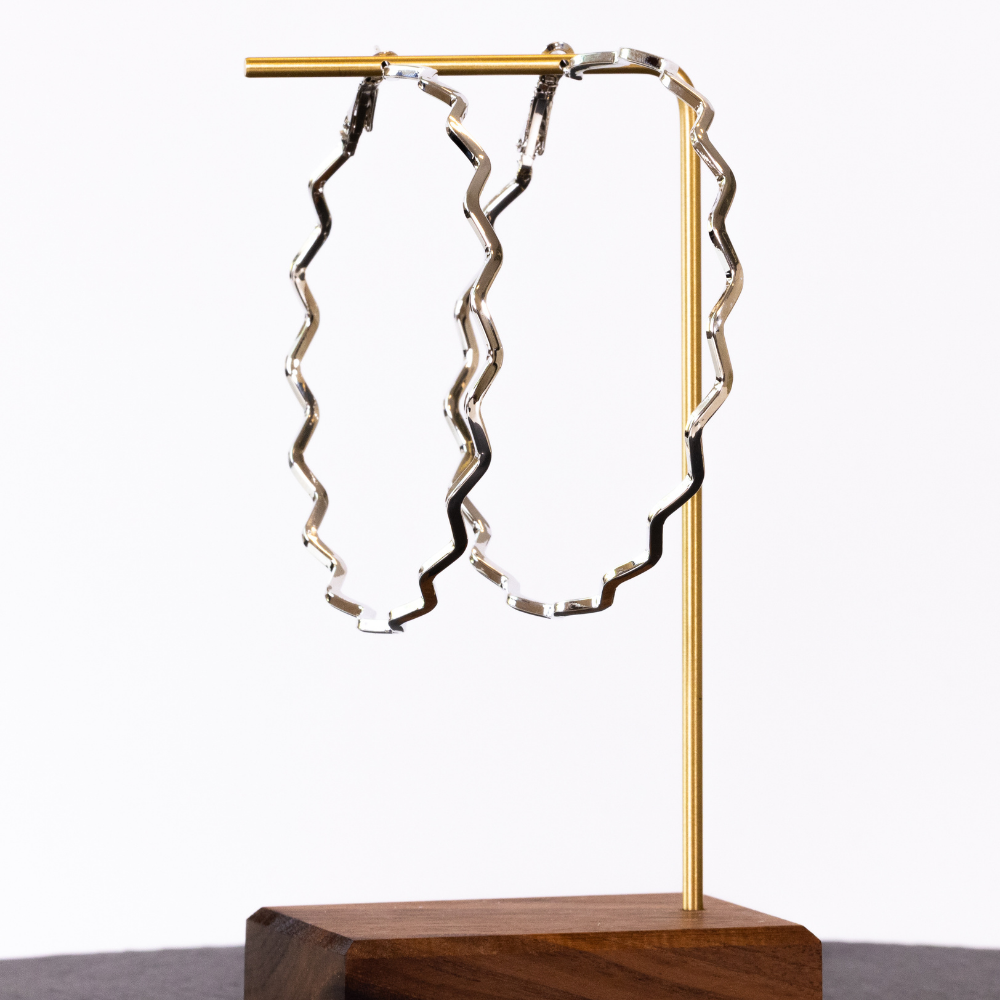 Ripple   zigzag patterned hoop earrings