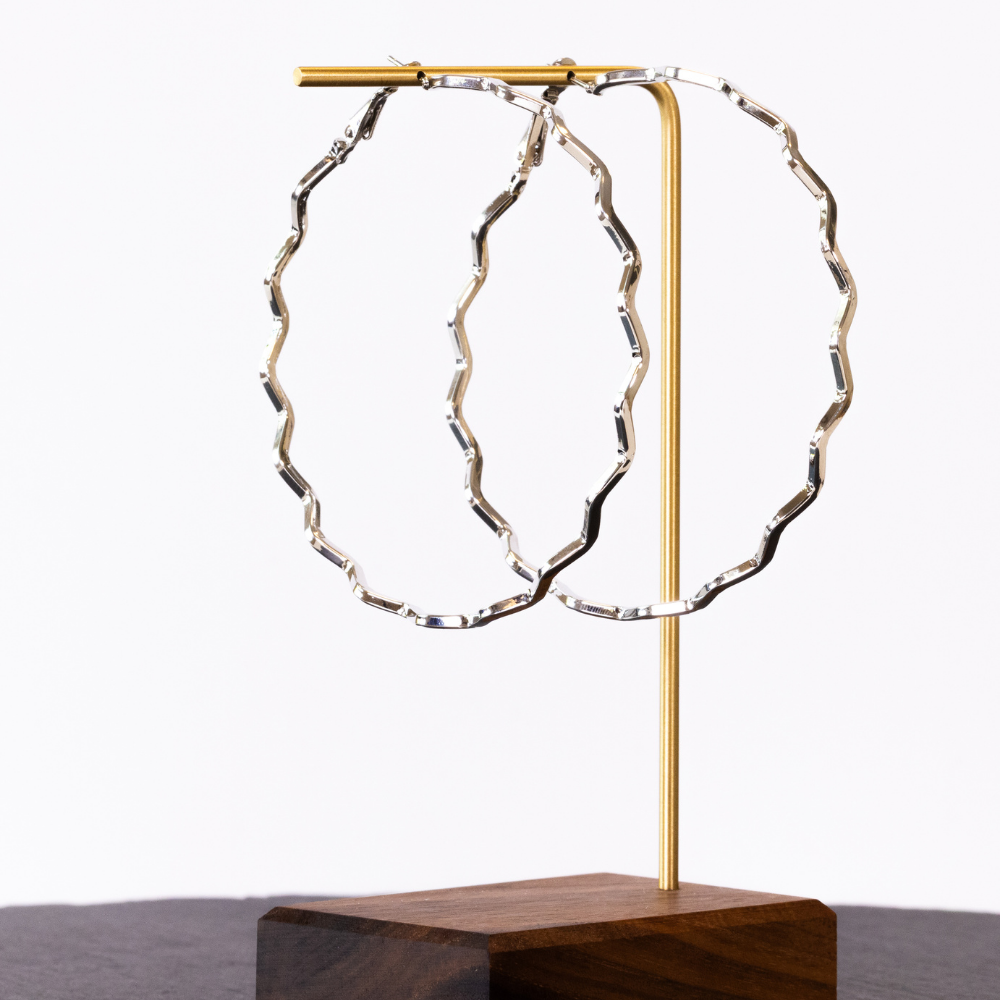 Ripple   zigzag patterned hoop earrings