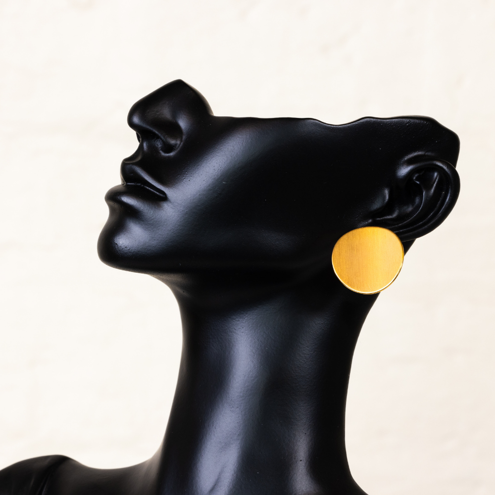 Drift - matte gold circular earrings