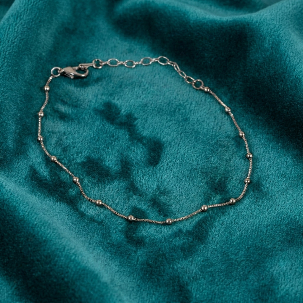 Beadline grace anklet