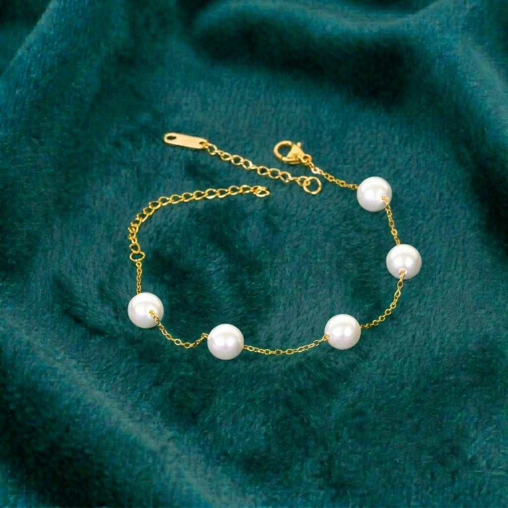 Luna pearl chain bracelet
