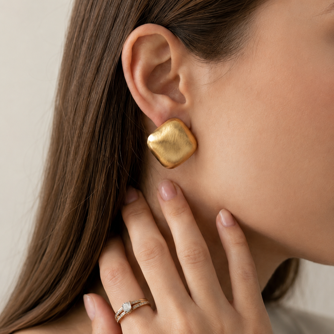 Sable - square shaped brushed gold earrings
