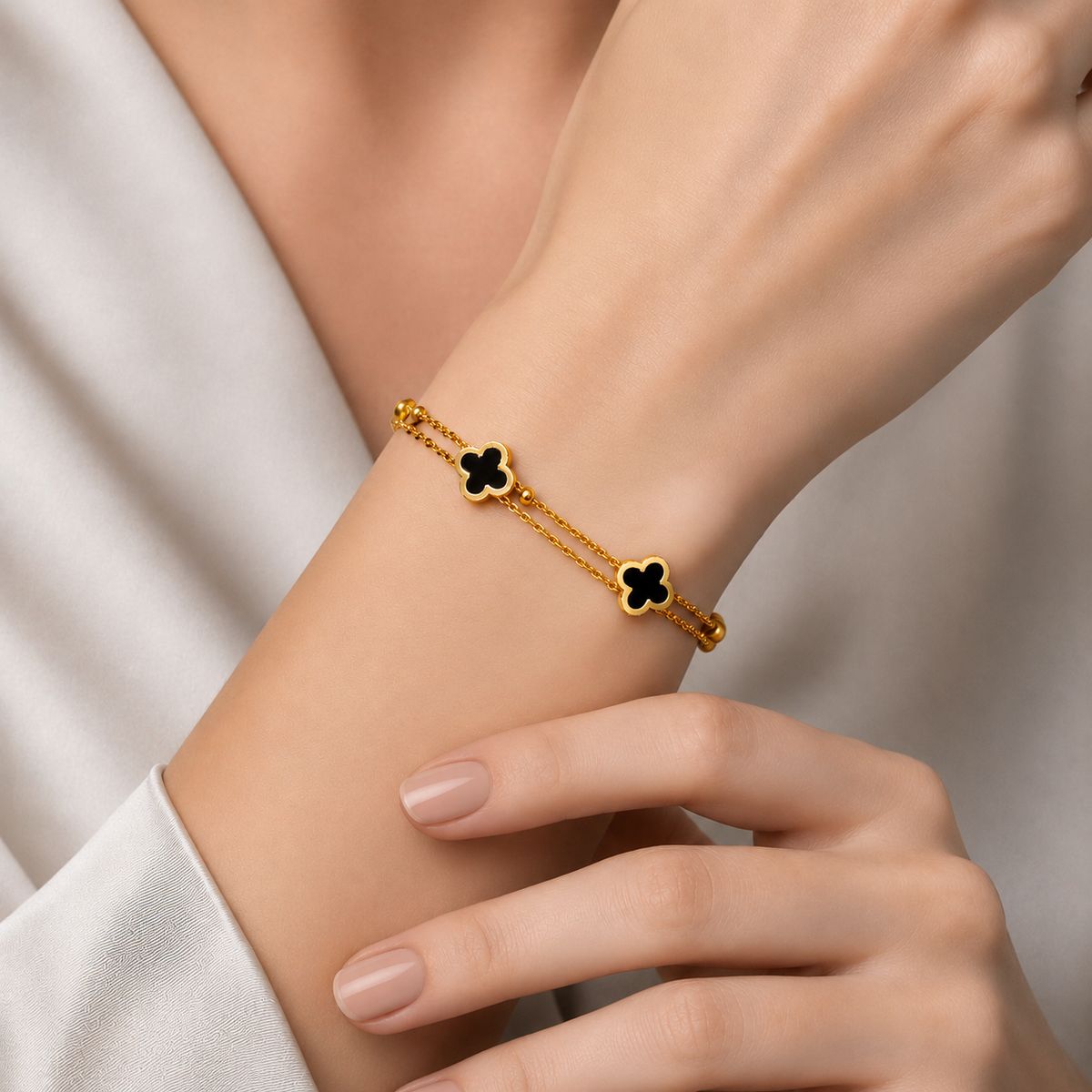 Noir clover chain bracelet
